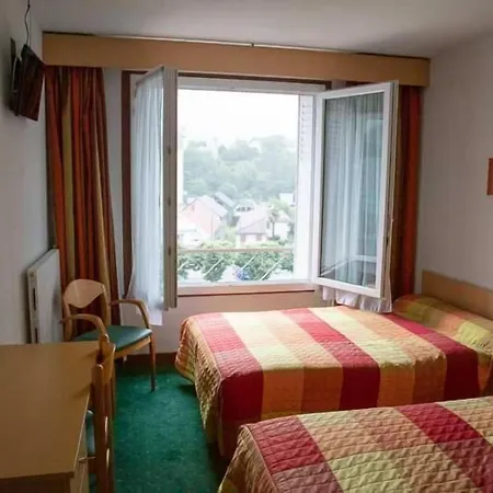 Sainte Suzanne לורדה