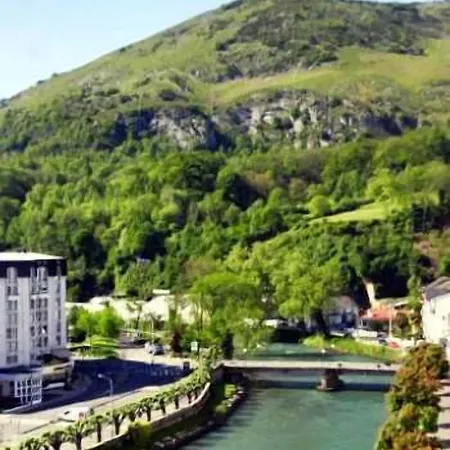 Sainte Suzanne מלון