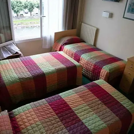 Sainte Suzanne מלון 3*