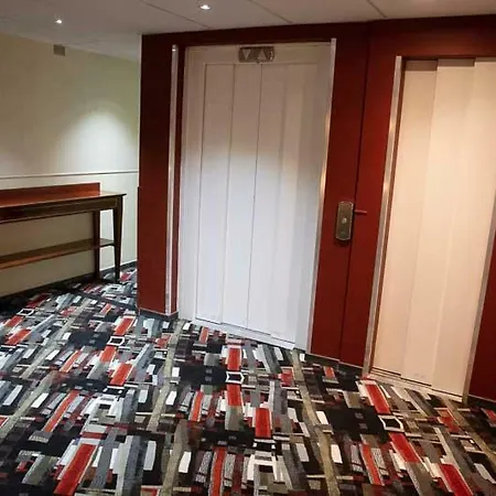 Sainte Suzanne לורדה