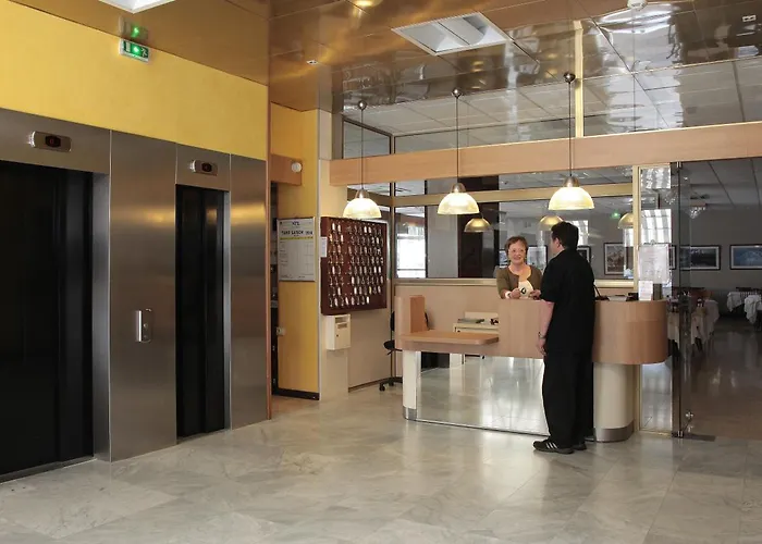 Sainte Suzanne Лурд