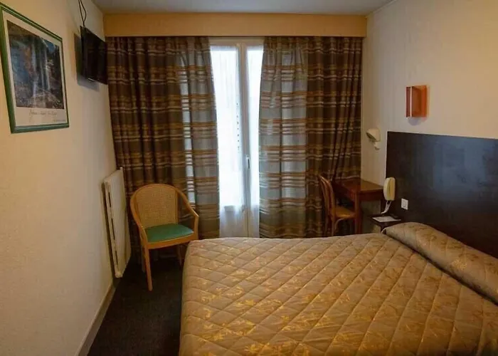 Sainte Suzanne Hotell Lourdes